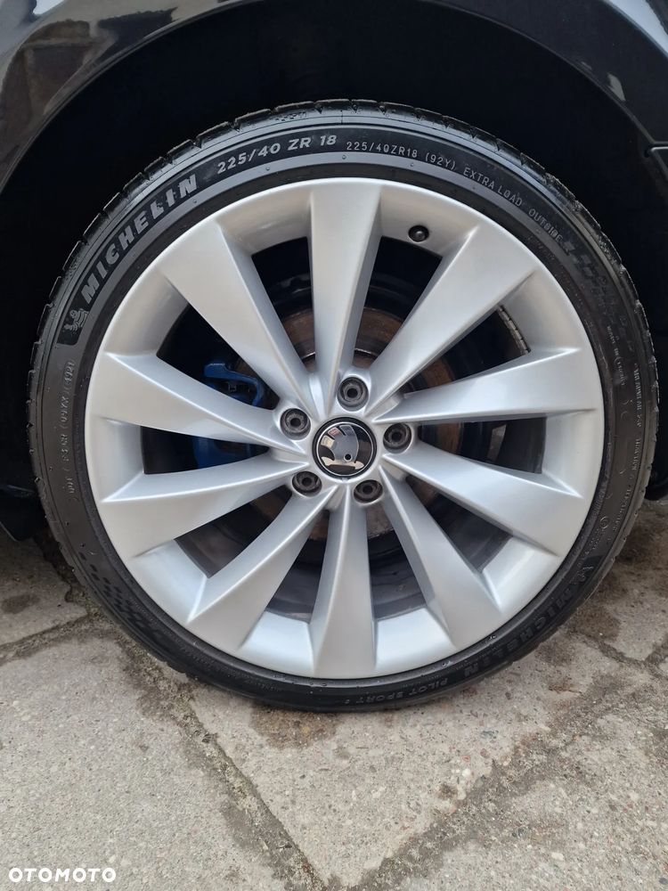 Skoda Superb 2.0 TDI DSG Elegance - 14