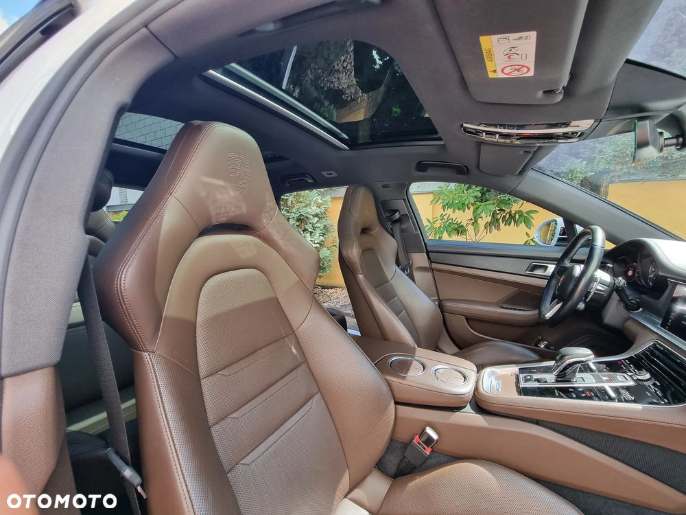 Porsche Panamera 4 e-Hybrid Sport Turismo - 39