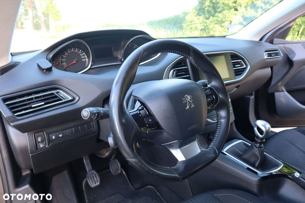 Peugeot 308 1.6 e-HDi Active S&S - 17
