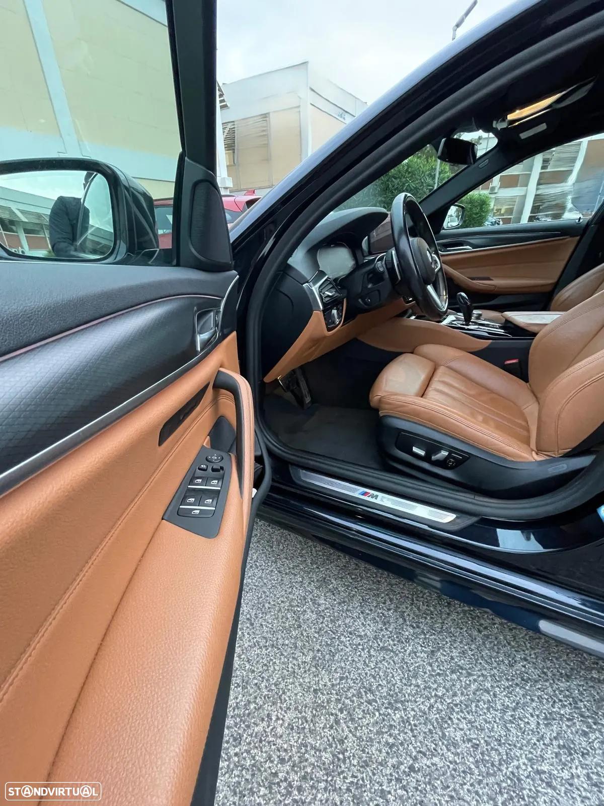 BMW 530 e Pack Desportivo M - 9