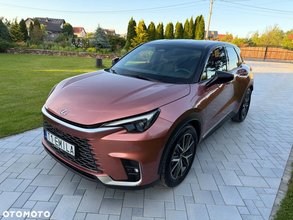 Lexus LBX 1.5 Hybrid Cool AWD - 2