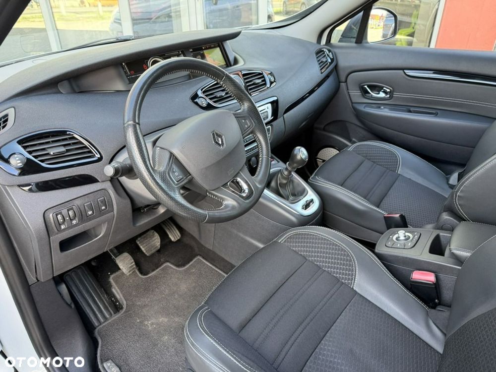 Renault Scenic ENERGY TCe 130 BOSE EDITION - 21