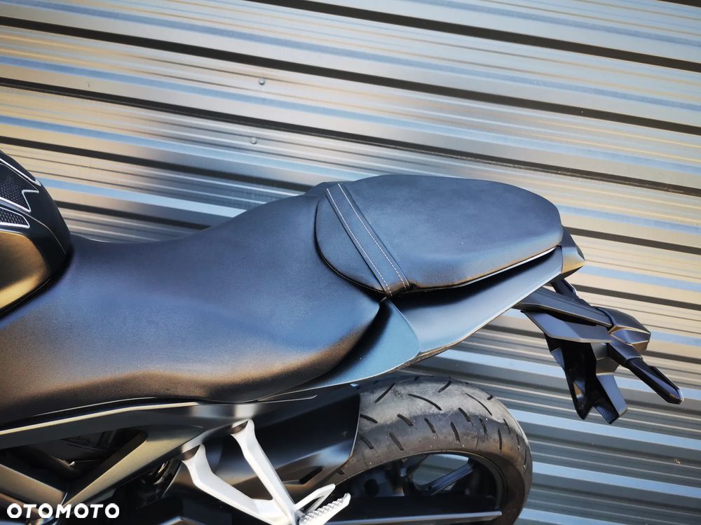 Honda CB - 8