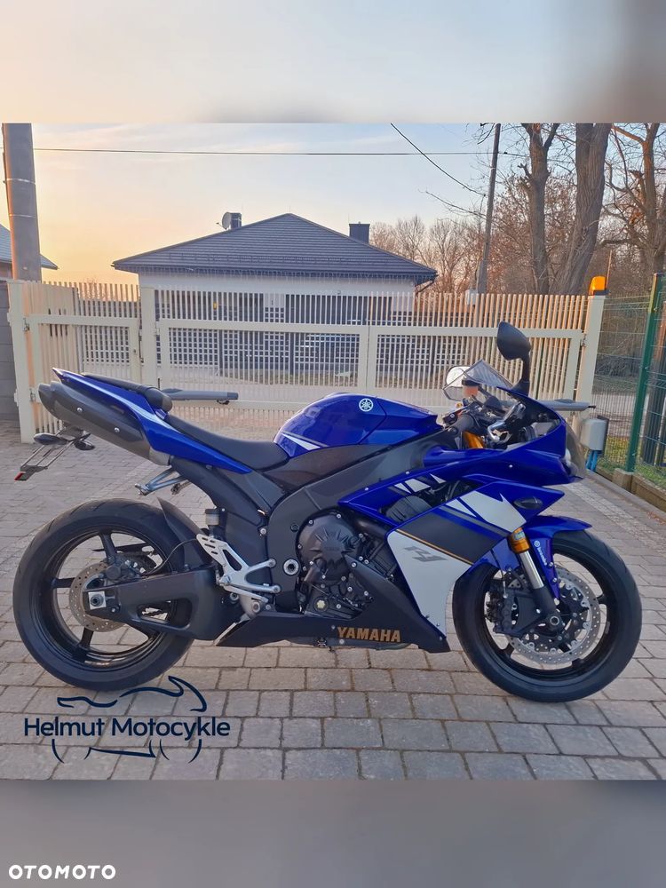 Yamaha R1 - 1