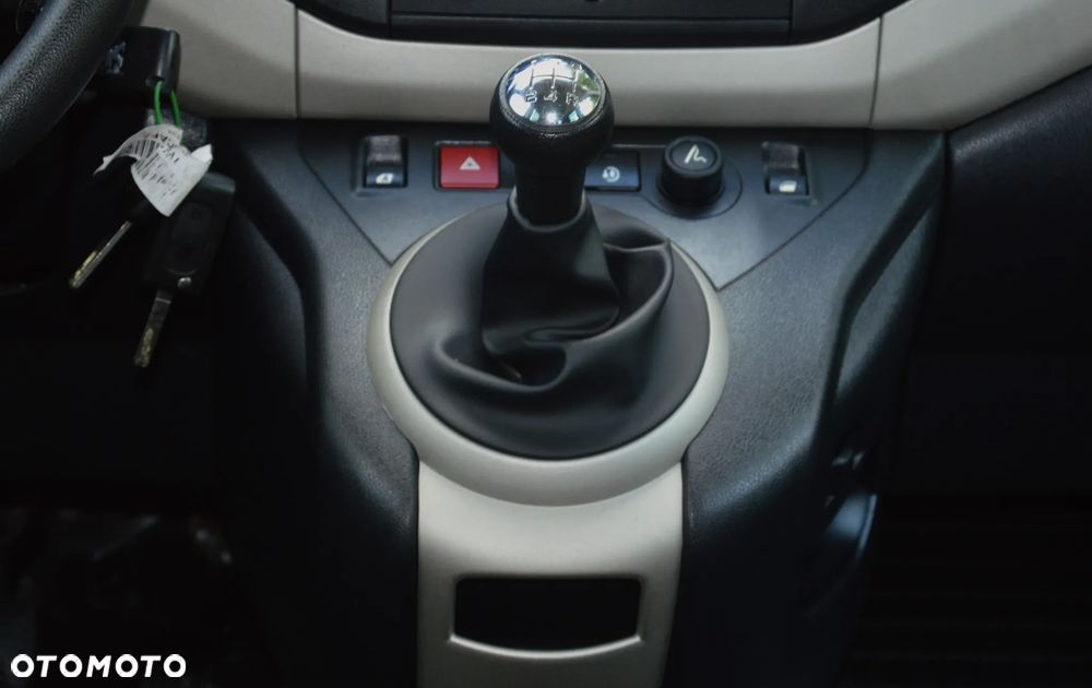 Peugeot Partner - 26
