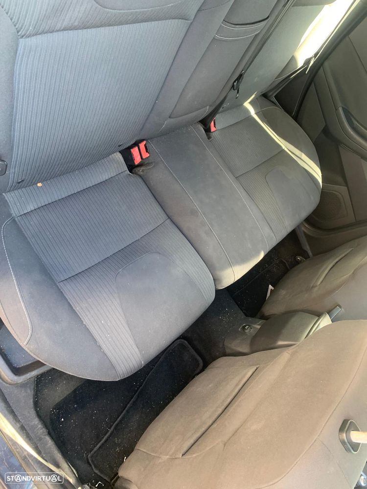 Ford Focus SW 1.6 TDCi Titanium - 18