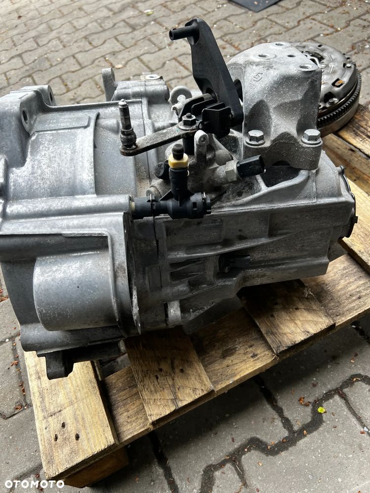 Skrzynia biegów UEW AUDI VW SKODA MANUALNA 6 BIEGÓW SPRZĘGŁO 05E141025A - 4