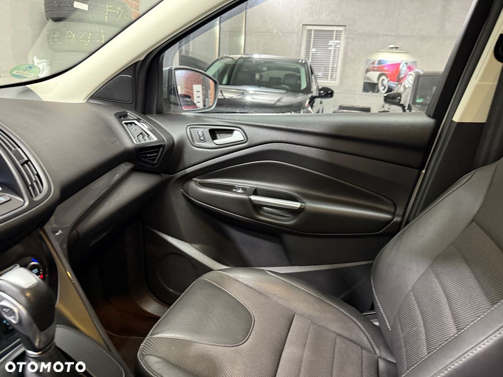 Ford Kuga 2.0 TDCi 4WD Titanium - 27