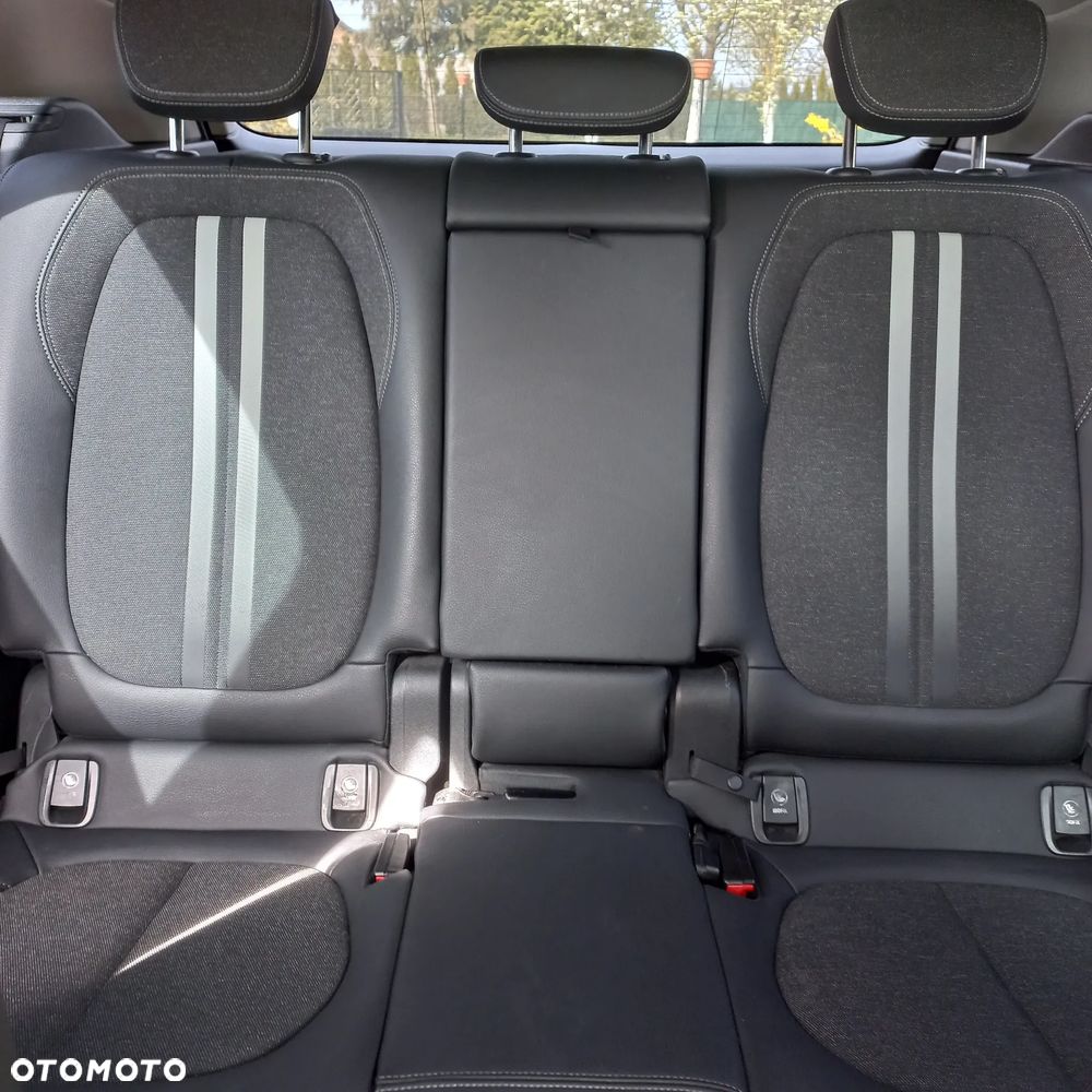 BMW Seria 2 218i - 10