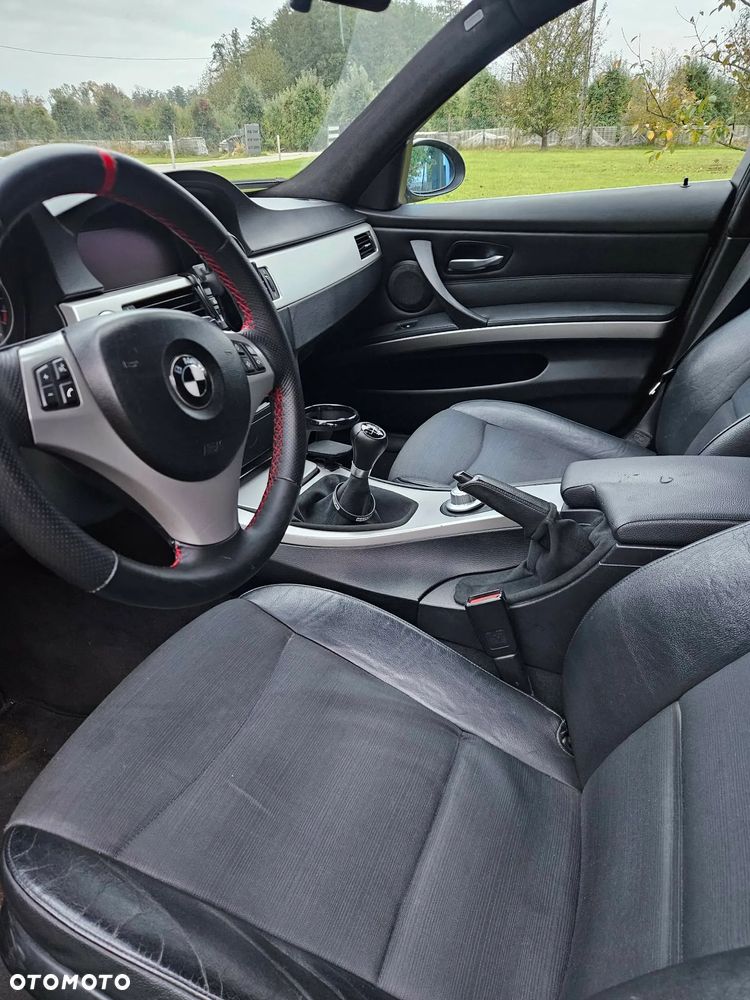 BMW Seria 3 330i - 10
