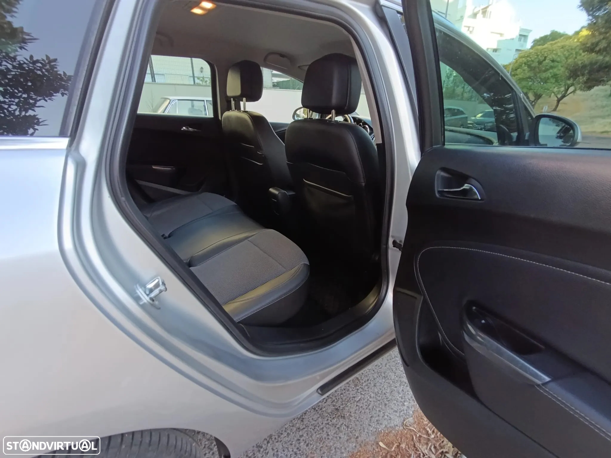 Opel Astra Sports Tourer 1.7 CDTi Enjoy - 25