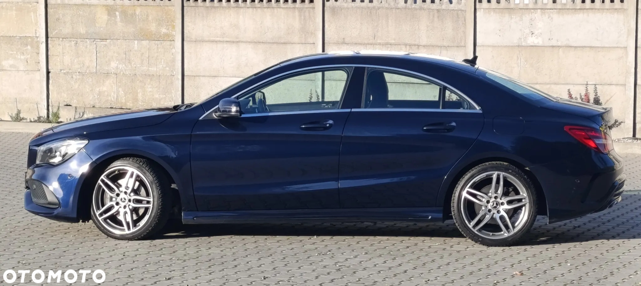 Mercedes-Benz CLA 220 4-Matic AMG Line - 4