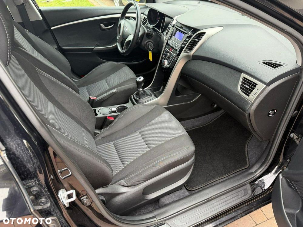 Hyundai i30 1.6 Comfort - 13