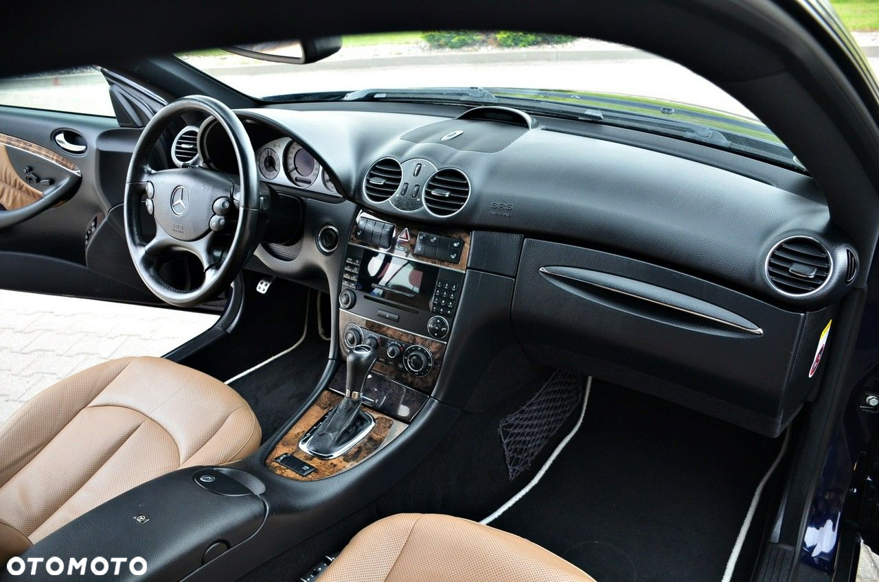 Mercedes-Benz CLK - 23