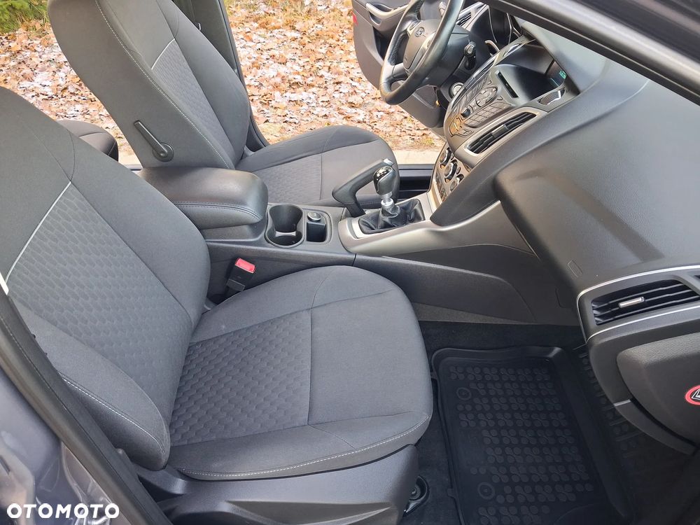 Ford Focus 1.0 EcoBoost Trend - 27