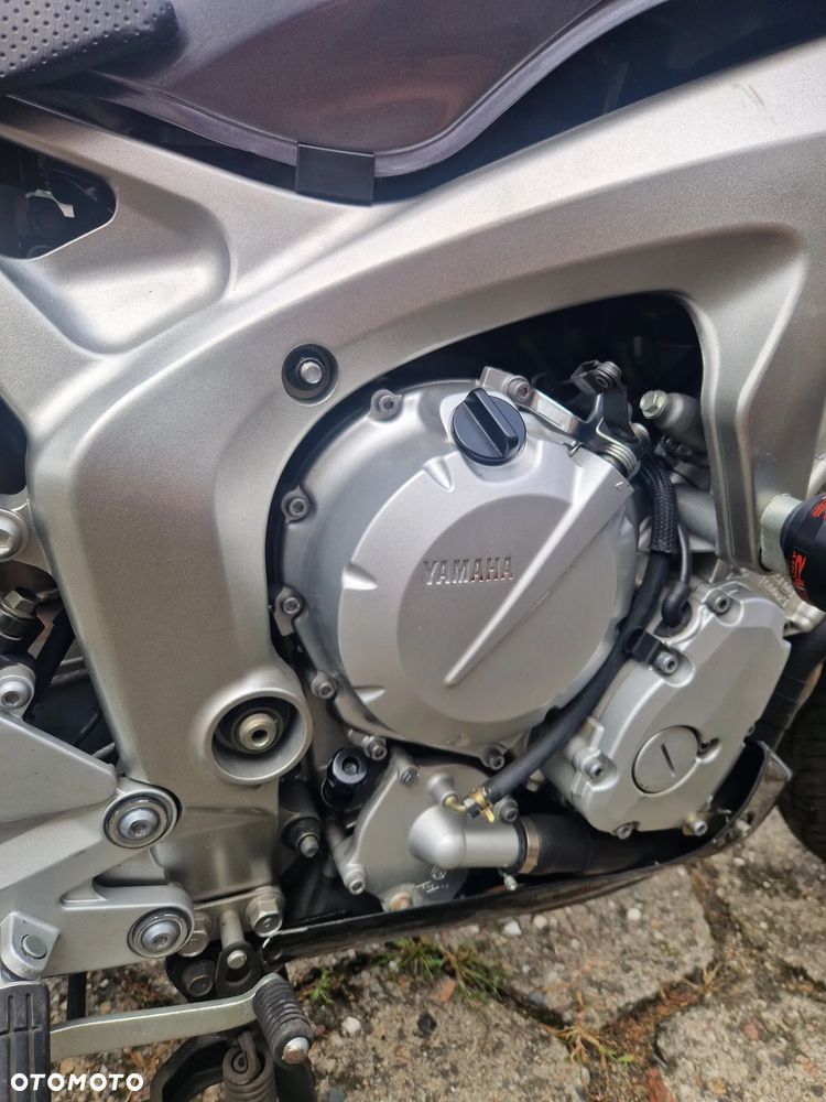 Yamaha FZ6 - 12