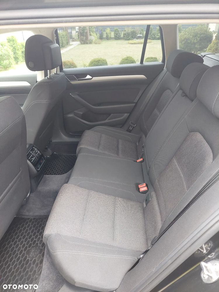 Volkswagen Passat - 5