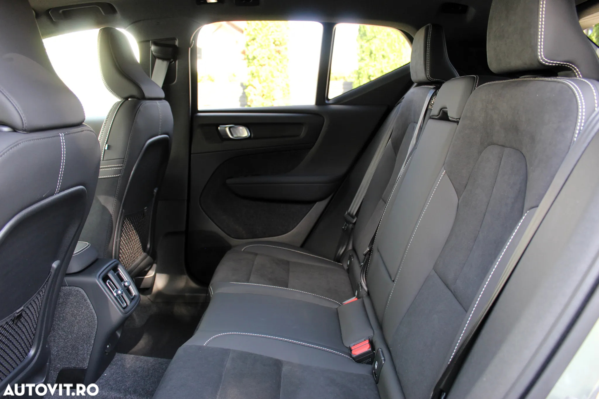 Volvo XC 40 B4 AT FWD MHEV Ultimate Dark - 21
