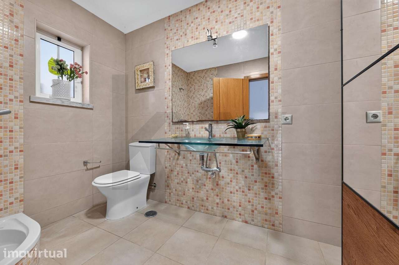 Moradia T3+2 com Jacuzzi | O espaço que a sua família merece, a poucos - Grande imagem: 5/23