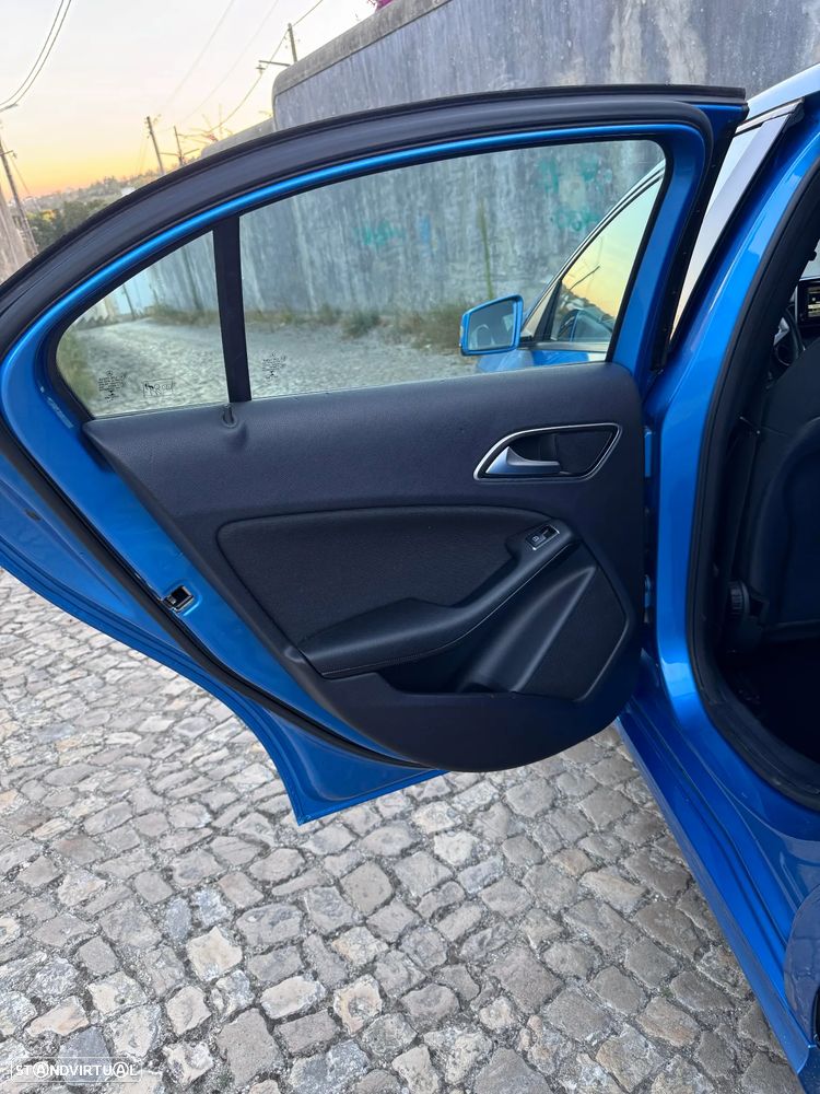 Mercedes-Benz A 180 - 21