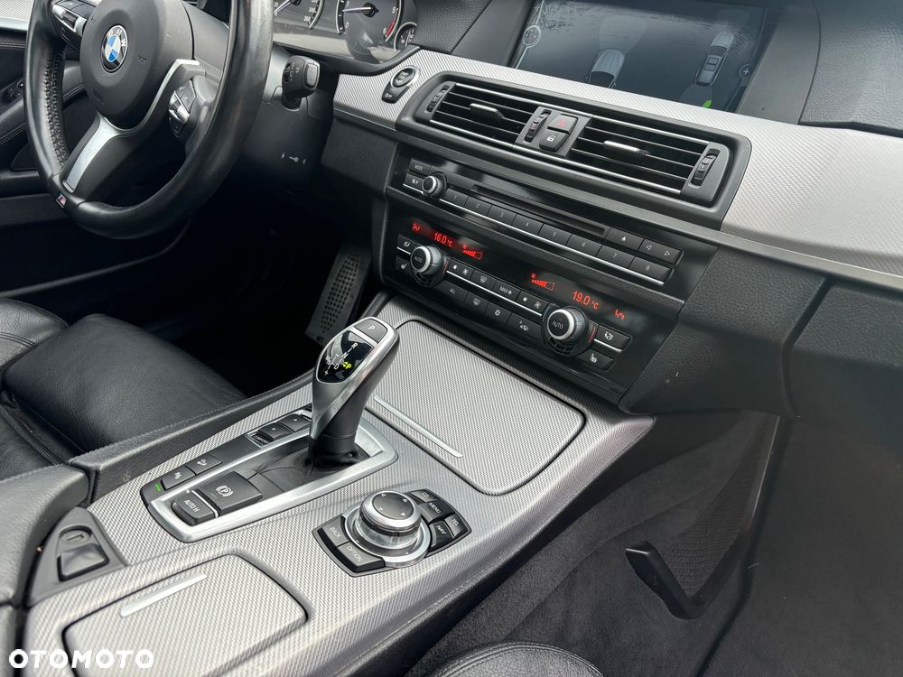 BMW Seria 5 535d xDrive - 33