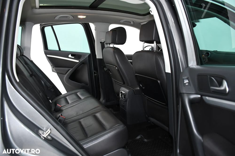 Volkswagen Tiguan 2.0 TDI DPF 4Motion BlueMotion Technology Lounge Sport & Style - 6