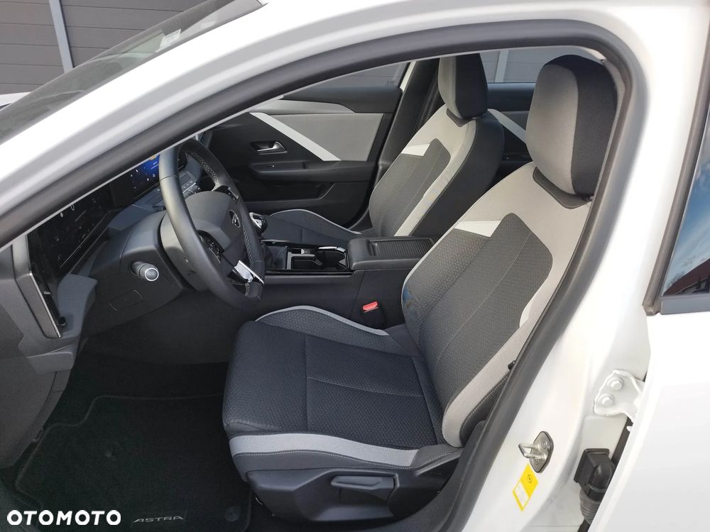 Opel Astra 1.2 Turbo Edition - 25