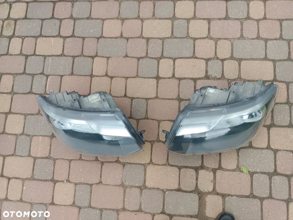 Lampa prawa lewa przód przednia Volkswagen T5 lift - 2