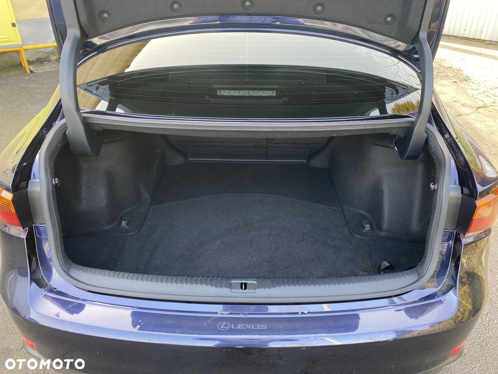 Lexus IS 200t / 300 Prestige - 11