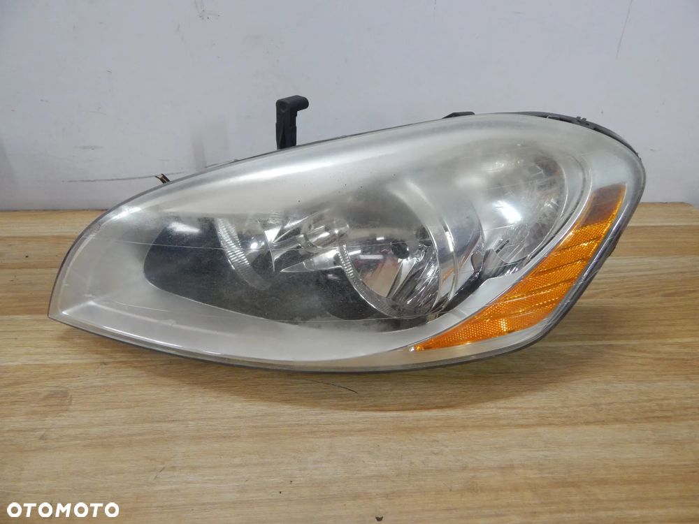 Lampa reflektor lewy przód Volvo XC60 xc60 I 08-13 Łuków części