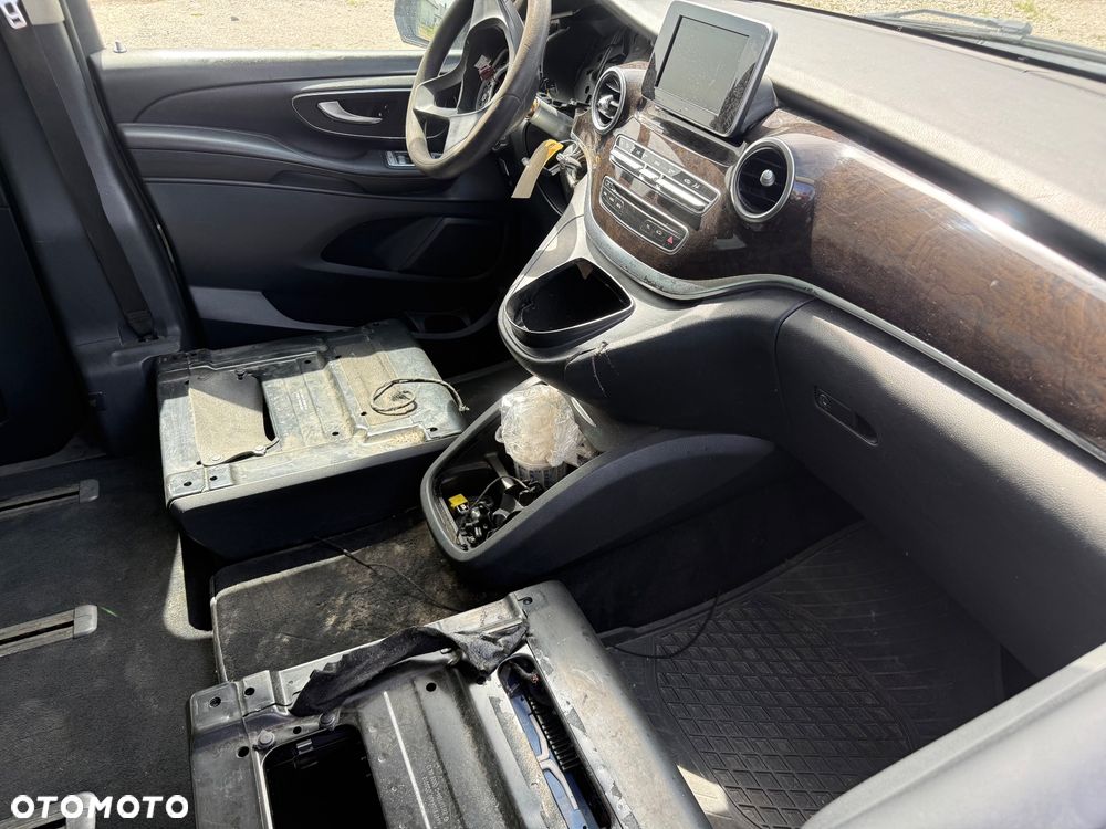Mercedes-Benz Klasa V 220 (BlueTEC) d extralang 7G-TRONIC Avantgarde - 16