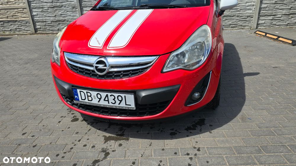 Opel Corsa 1.4 16V Color Edition - 1