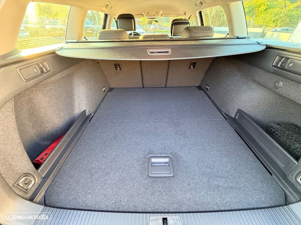 VW Passat Variant 2.0 TDi Business DSG - 48