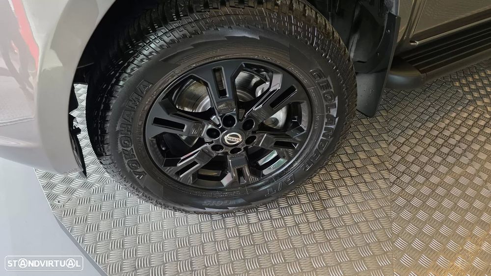 Nissan Navara 2.3 dCi CD 4WD Visia B.Dif. - 26