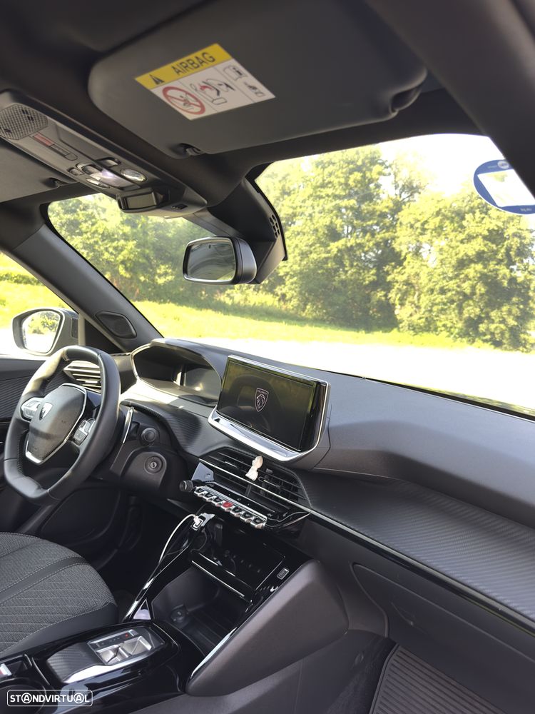 Peugeot 2008 1.2 PureTech Allure EAT8 - 19