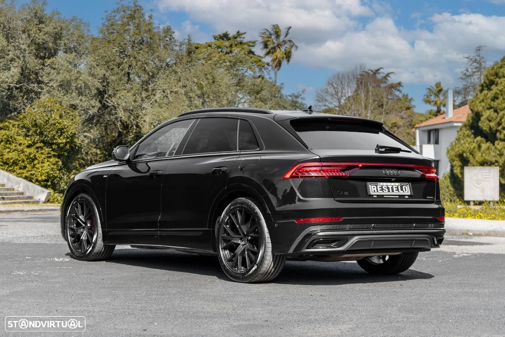 Audi Q8 SUV TFSI e quattro 360 kW tiptronic - 4