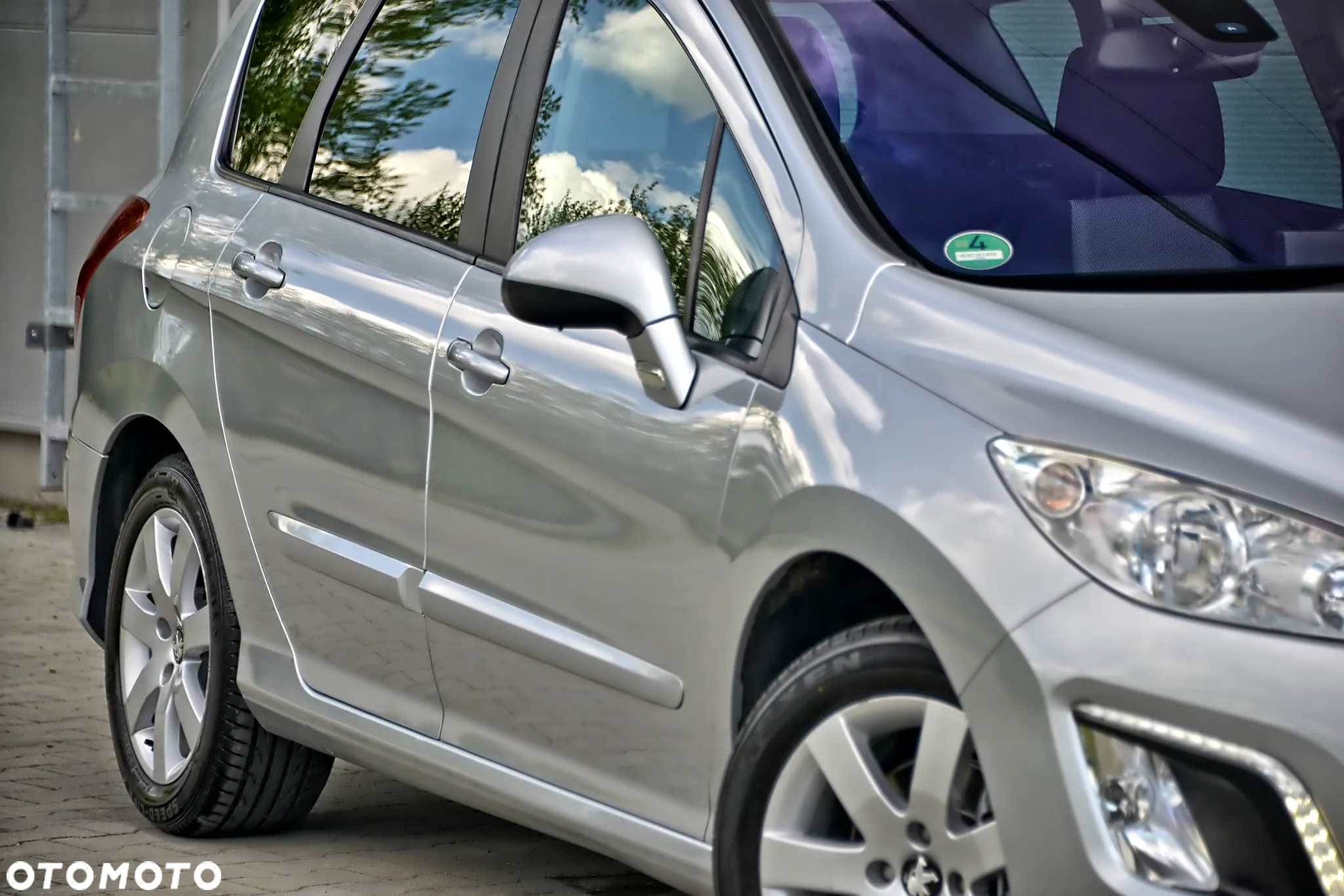 Peugeot 308 SW HDi FAP 110 Premium - 11