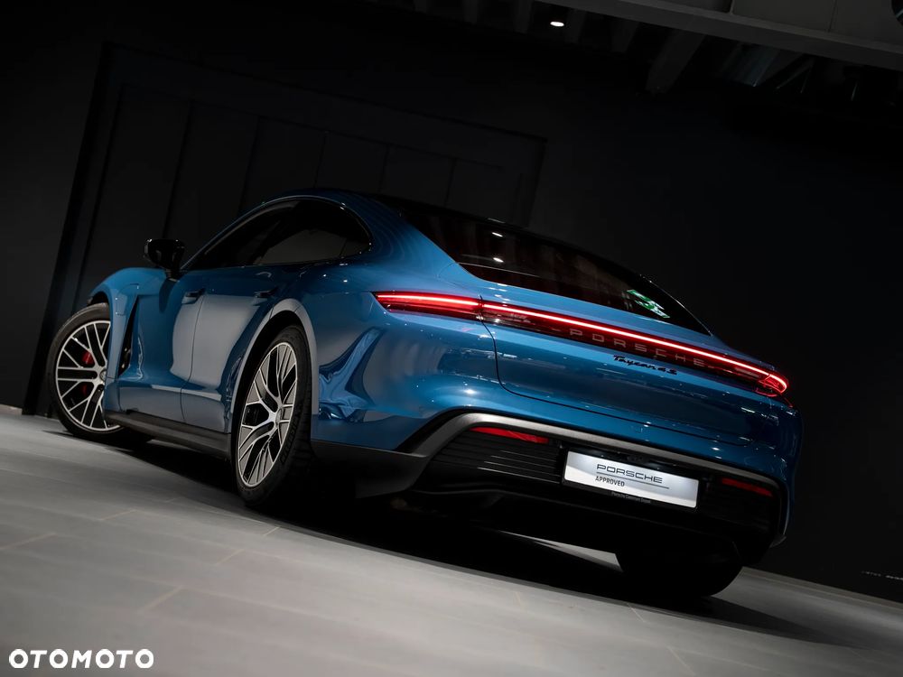 Porsche Taycan - 13