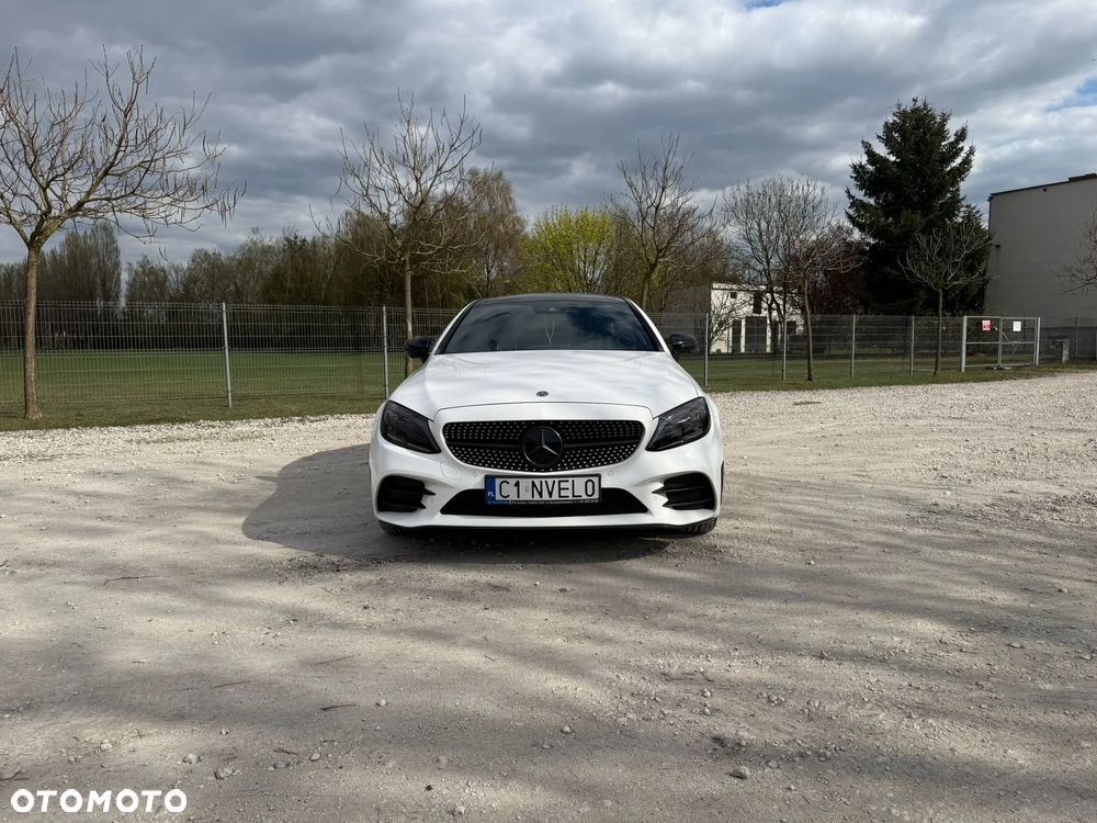 Mercedes-Benz Klasa C 300 9G-TRONIC - 2