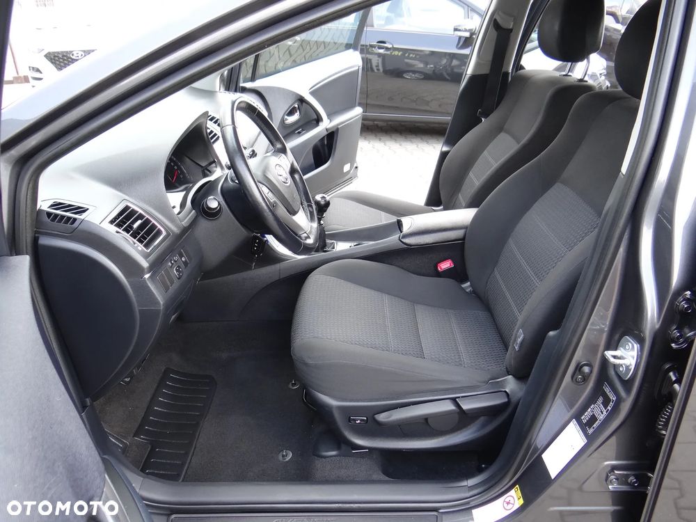 Toyota Avensis Touring Sports 1.8 Executive - 21