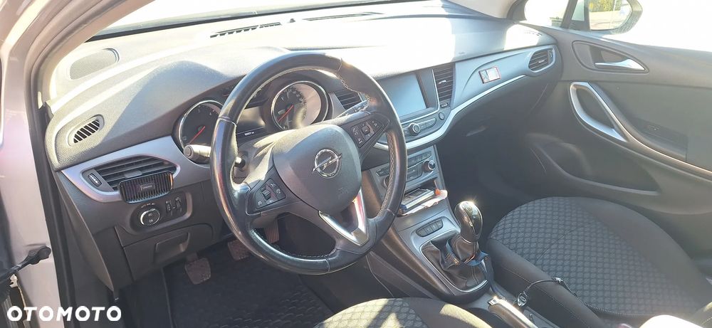 Opel Astra 1.6 CDTI Enjoy S&S - 9