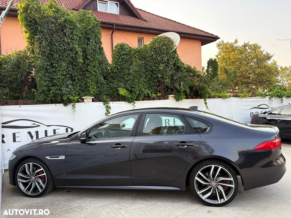 Jaguar XF S AWD - 18