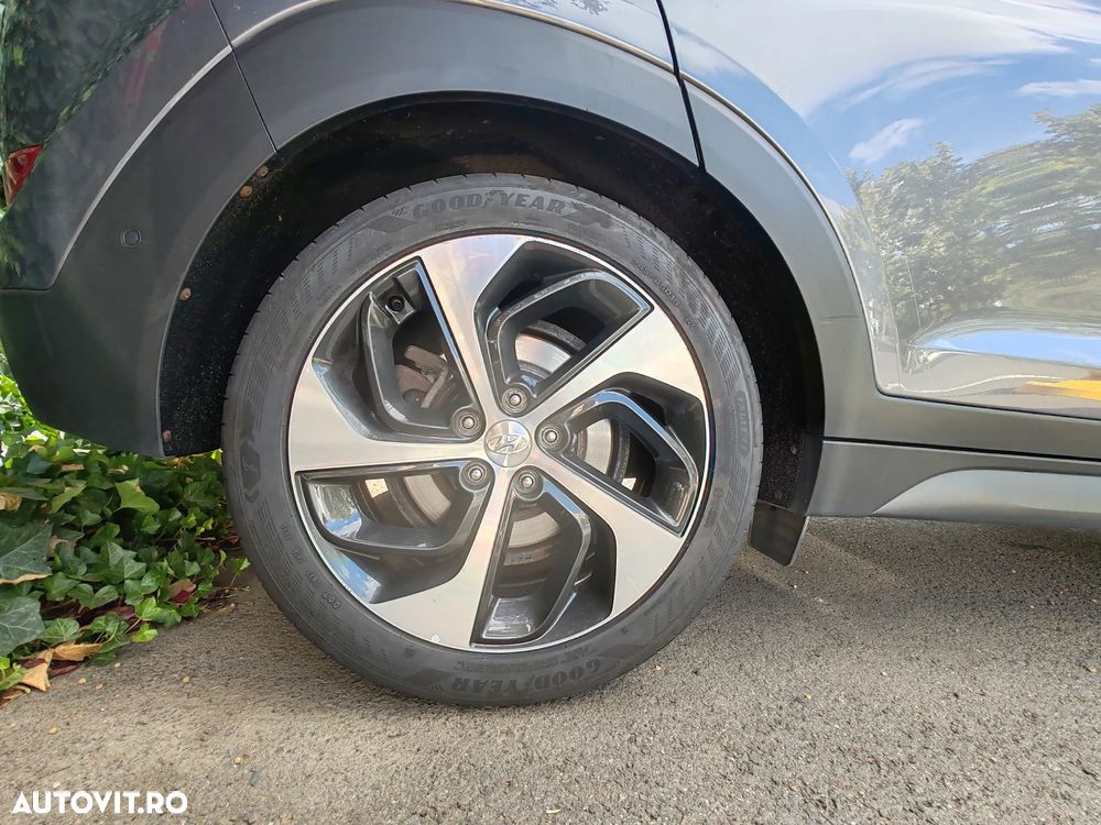 Hyundai Tucson 2.0 CRDI 4WD Automatik Premium - 17