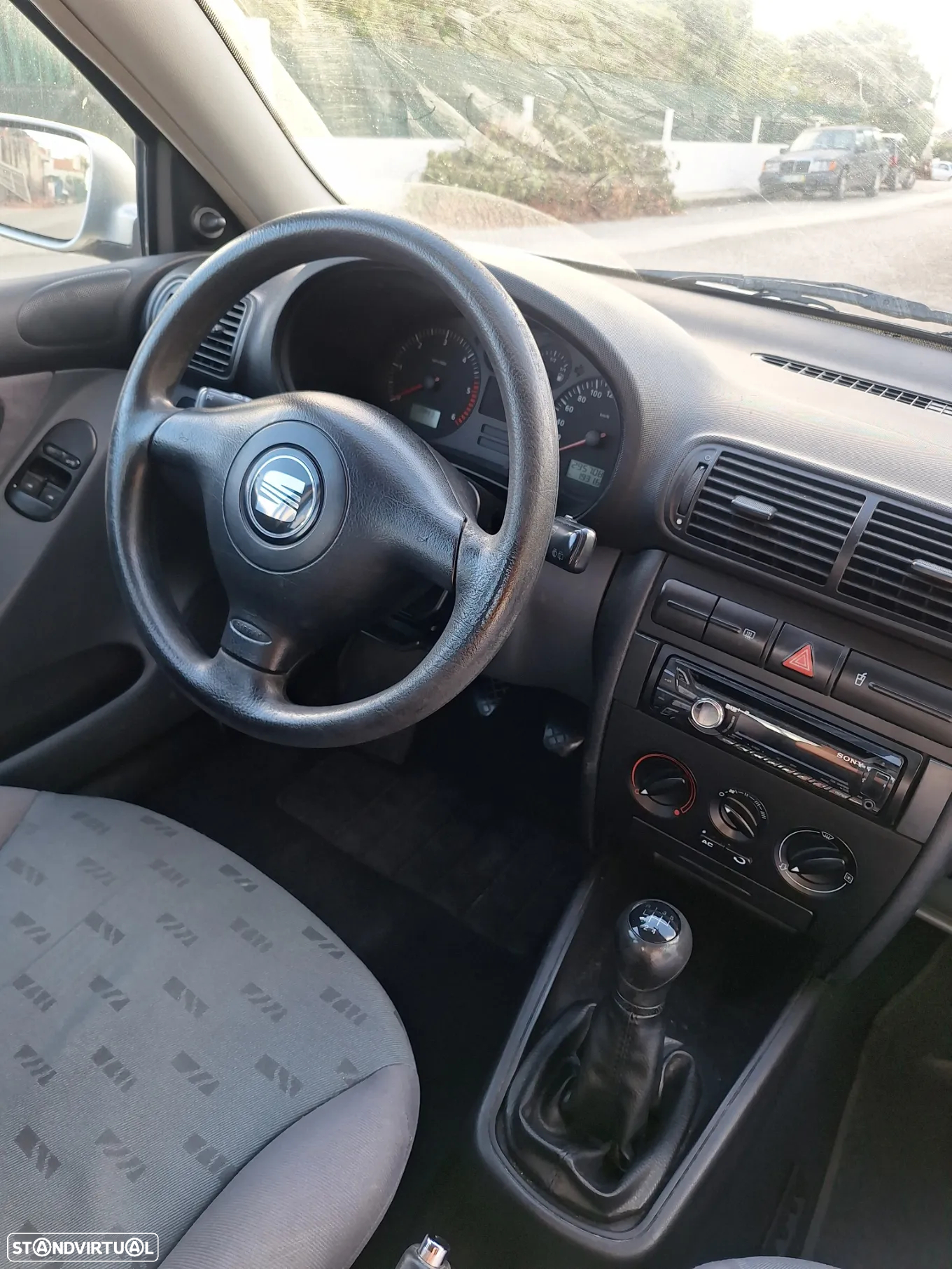 SEAT Leon 1.9 TDI Confort AC - 5