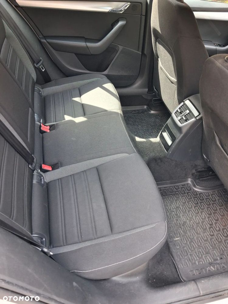 Skoda Octavia 1.6 TDI SCR Ambition - 6