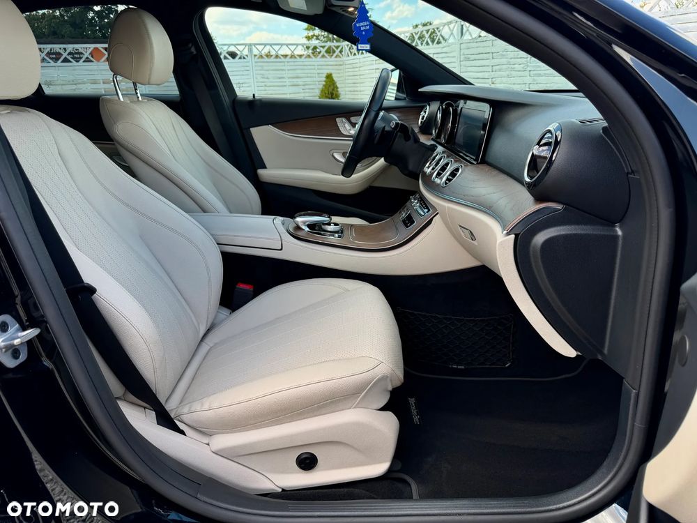 Mercedes-Benz Klasa E 300 9G-TRONIC AMG Line - 5