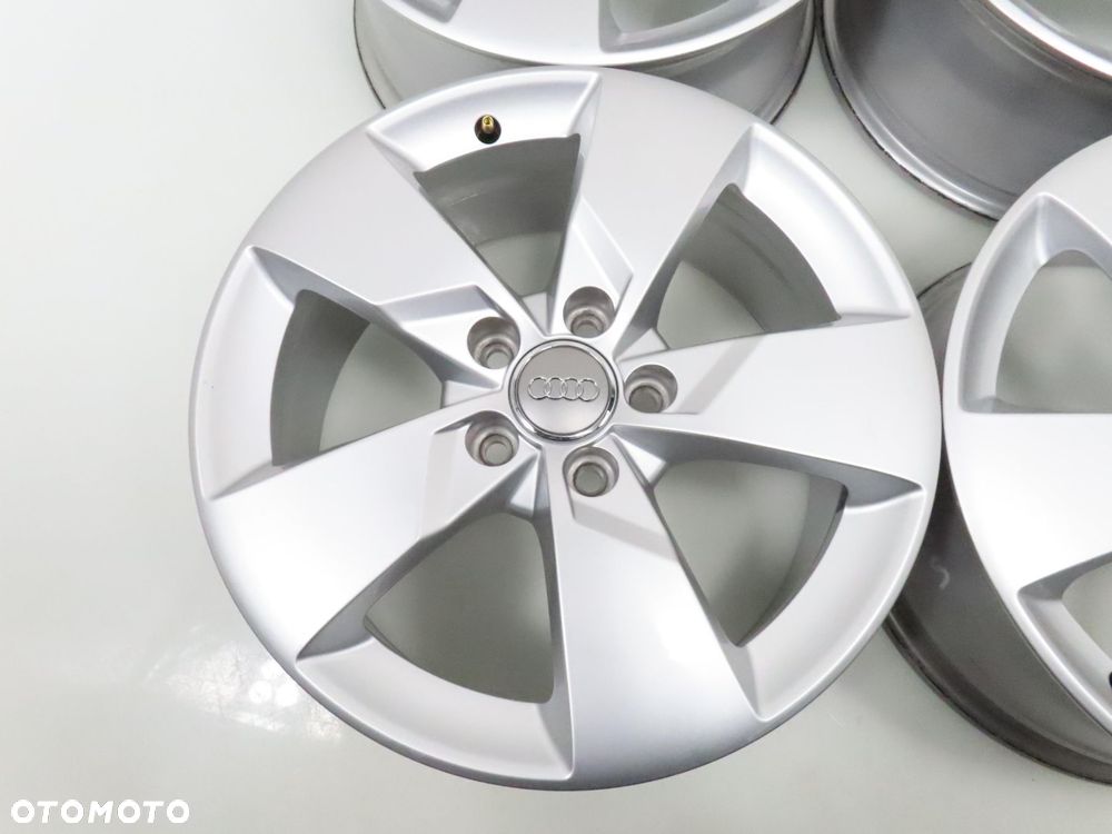 Alufelgi 17'' Audi TT 5x112 7J ET47 8S0601025J - 5