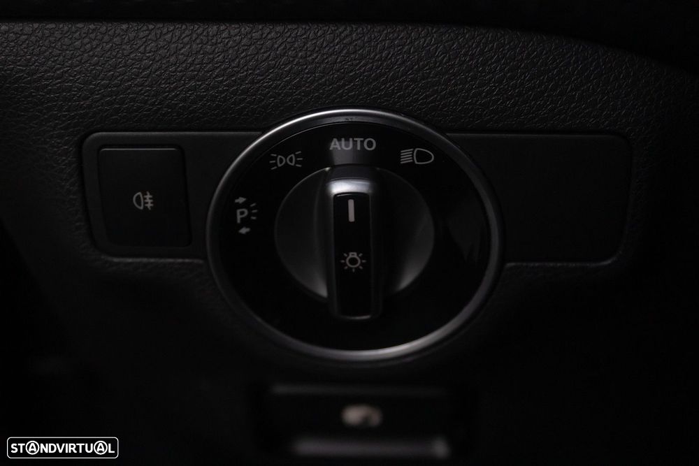 Mercedes-Benz A 180 d AMG Line - 17