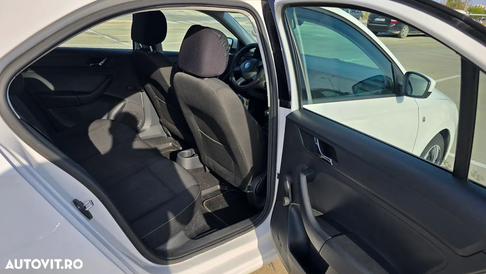Skoda RAPID 1.6 TDI Ambition - 12