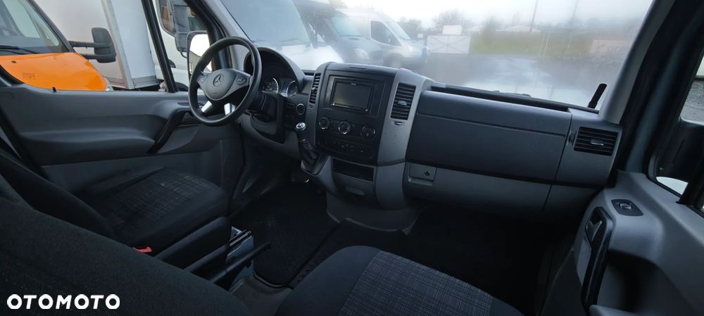 Mercedes-Benz Sprinter - 10